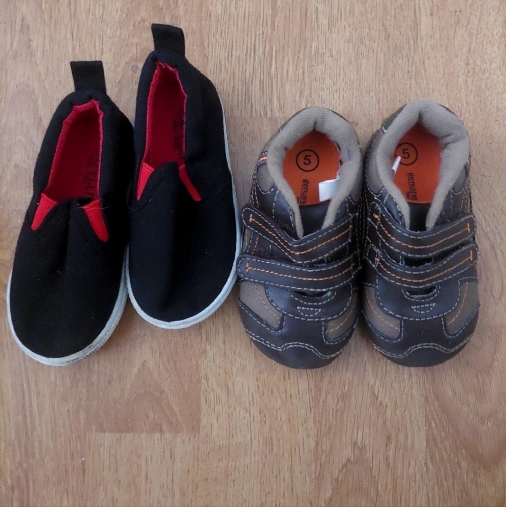 Sz 5 baby shoes